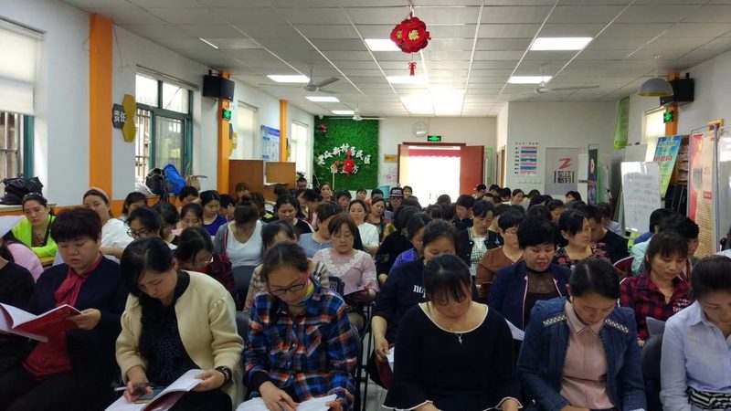 月嫂一天工作流程揭秘：科学育儿，细致入微